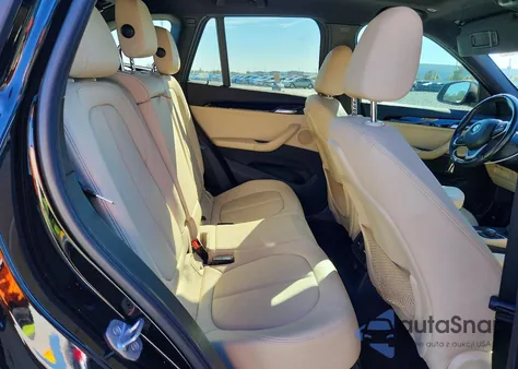 2017 BMW X1 xDrive28I z USA, uszkodzony, nr VIN WBXHT3C37H5F87044